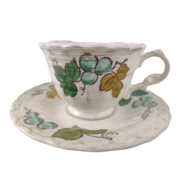 Set of 4 Vintage Metlox Vernonware VINEYARD Cups & Saucers Grapes Leaves c1960 - Picture 4 of 10